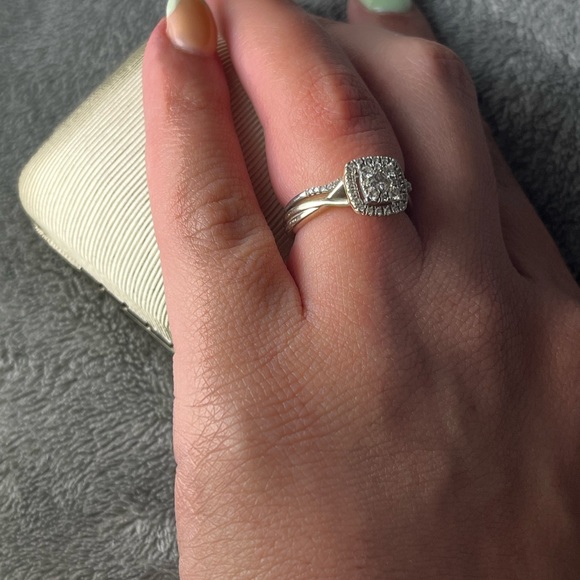 Set de anillo de compromiso y alianza de Oro blanco 10k - Picture 9 of 12